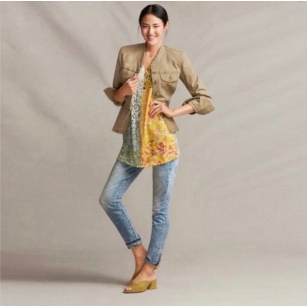 CAbi Golden Glow Ladies Sleeveless Floral Split Career Blouse, M